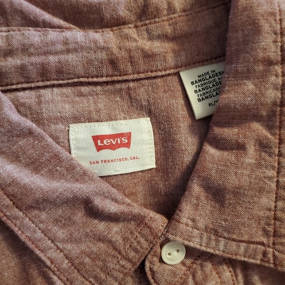 Levi's Button Down - Picture 4 of 5
